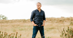 Diep, mooi en dansbaar: Deon Groot vind die perfekte balans in sy, Seisoene album